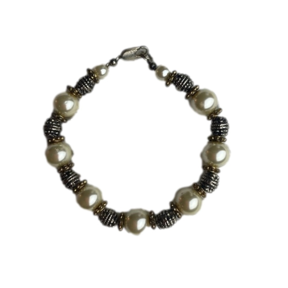 VINTAGE pearl bracelet 7”